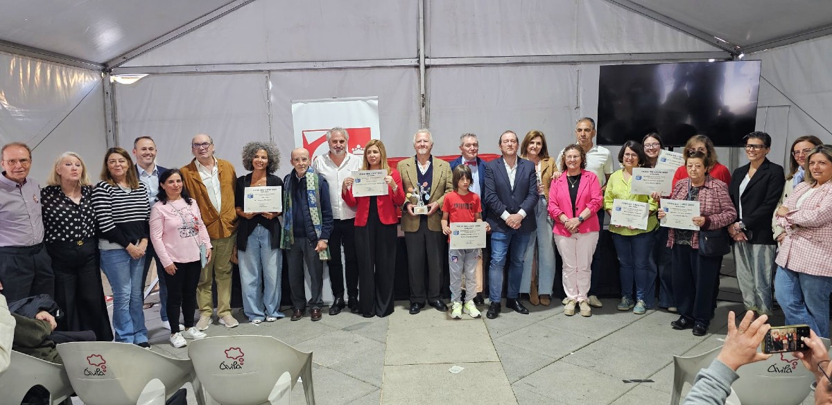Entrega de premios de los cert&aacute;menes de la Feria del Libro de &Aacute;vila.