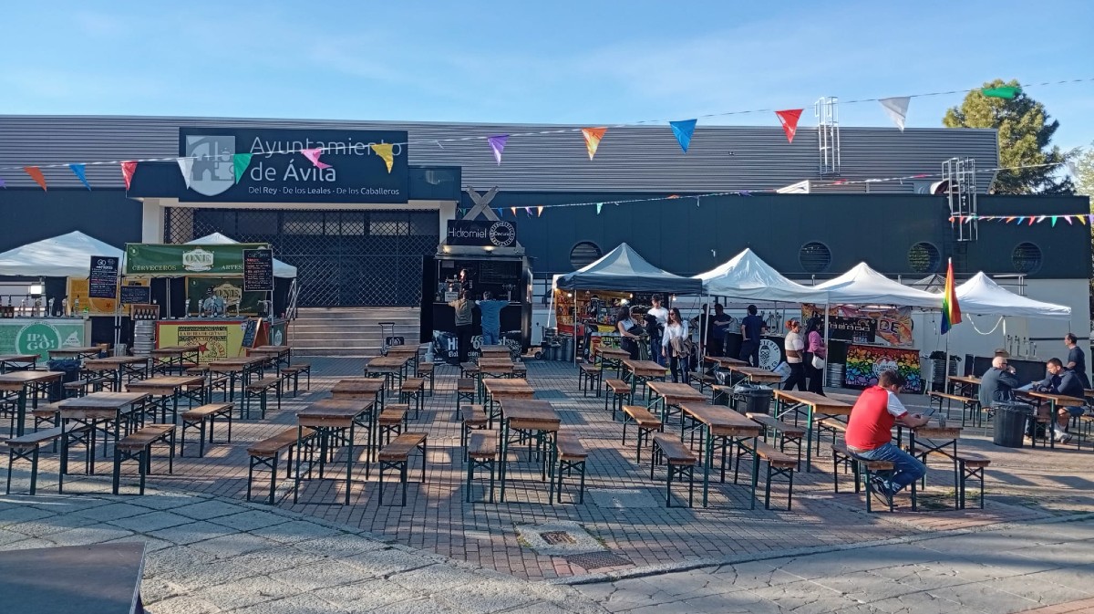 FOTOS | Cerveceros artesanales y food trucks en una celebración gastronómica