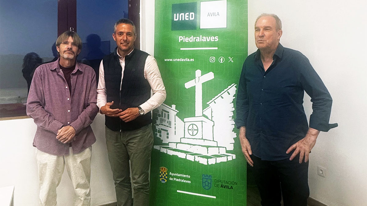 Conferencia de Jos&eacute; Luis Pajares en Piedralaves.