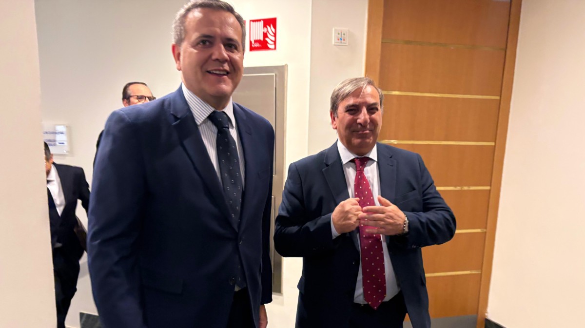 Castilla y León todavía negocia con Madrid casi un año después de la subida de los billetes de bus