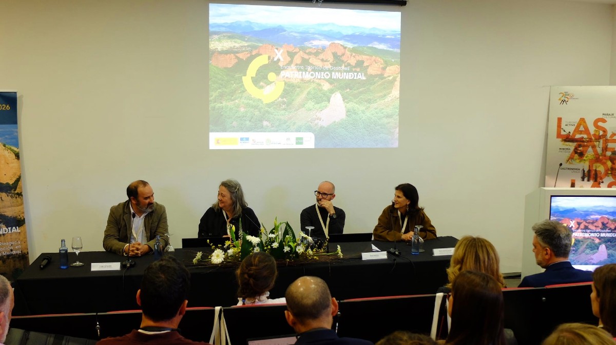 La arque&oacute;loga del Ayuntamiento de &Aacute;vila en el Encuentro Ib&eacute;rico de Gestores del Patrimonio Mundial.