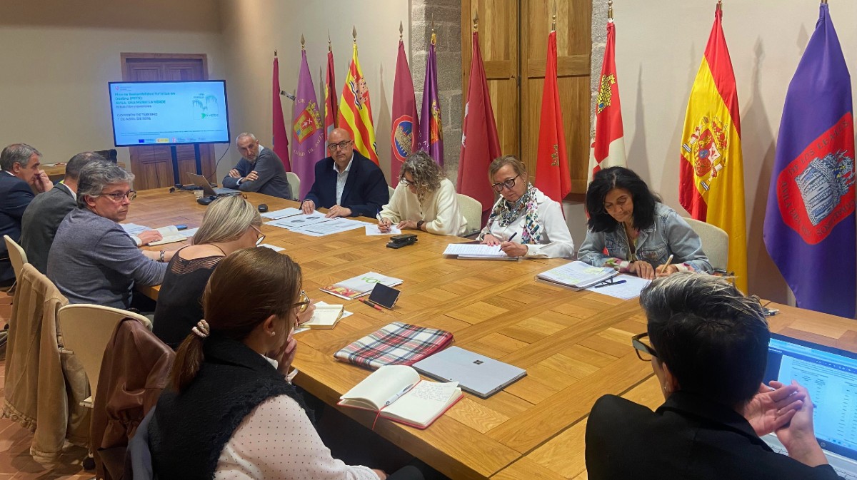 Reuni&oacute;n de la Mesa de Turismo del Ayuntamiento de &Aacute;vila.