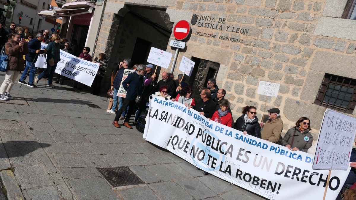 Protesta por la sanidad p&uacute;blica ante la Junta en noviembre.