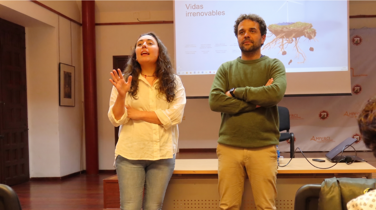 Presentaci&oacute;n de 'Vidas irrenovables' en Ar&eacute;valo.