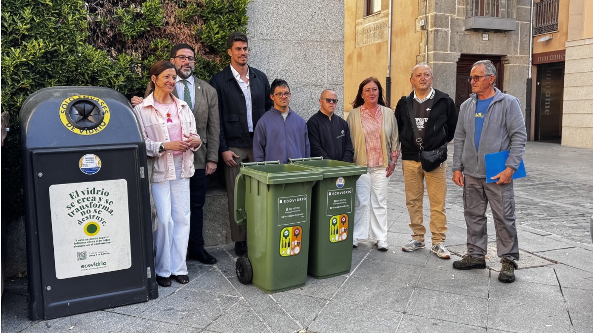 Impulso al reciclaje de vidrio con cubrecubos y recogida puerta a puerta
