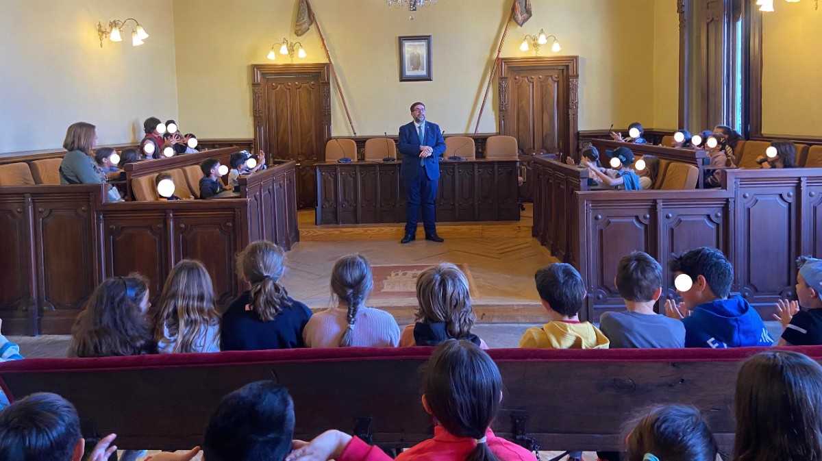 Sesión plenaria infantil con alumnos de El Pradillo