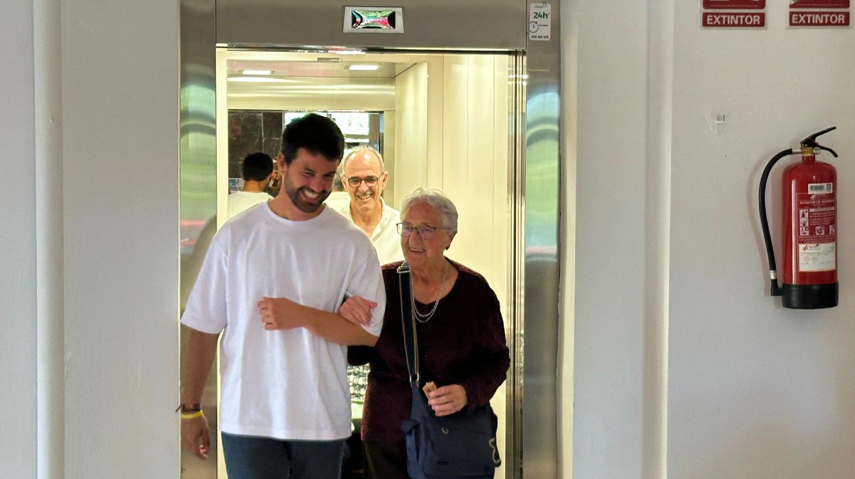 Segundo ascensor en la residencia de mayores municipal de El Tiemblo.