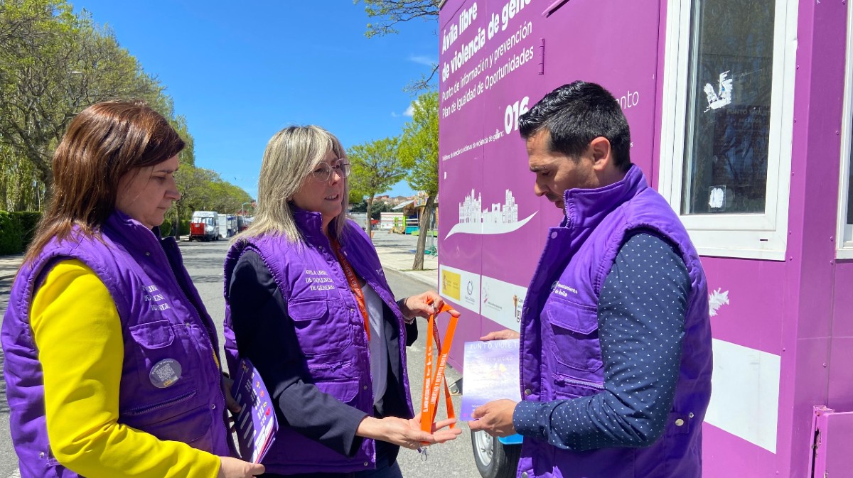 Punto Violeta en las fiestas del Barrio de la Universidad.