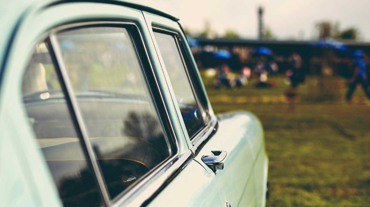 V Concentración de Vehículos Clásicos y Deportivos en Muñosancho