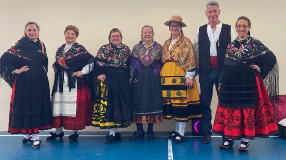 Fiesta de la lectura y el folclore en el Colegio Reina Fabiola