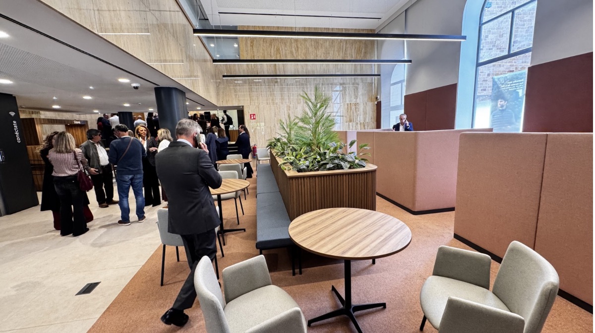 CaixaBank renueva su sede en el Mercado Grande