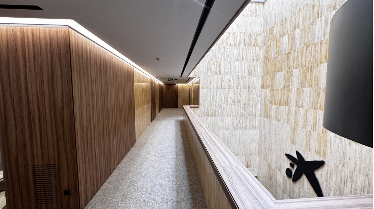 CaixaBank renueva su sede en el Mercado Grande