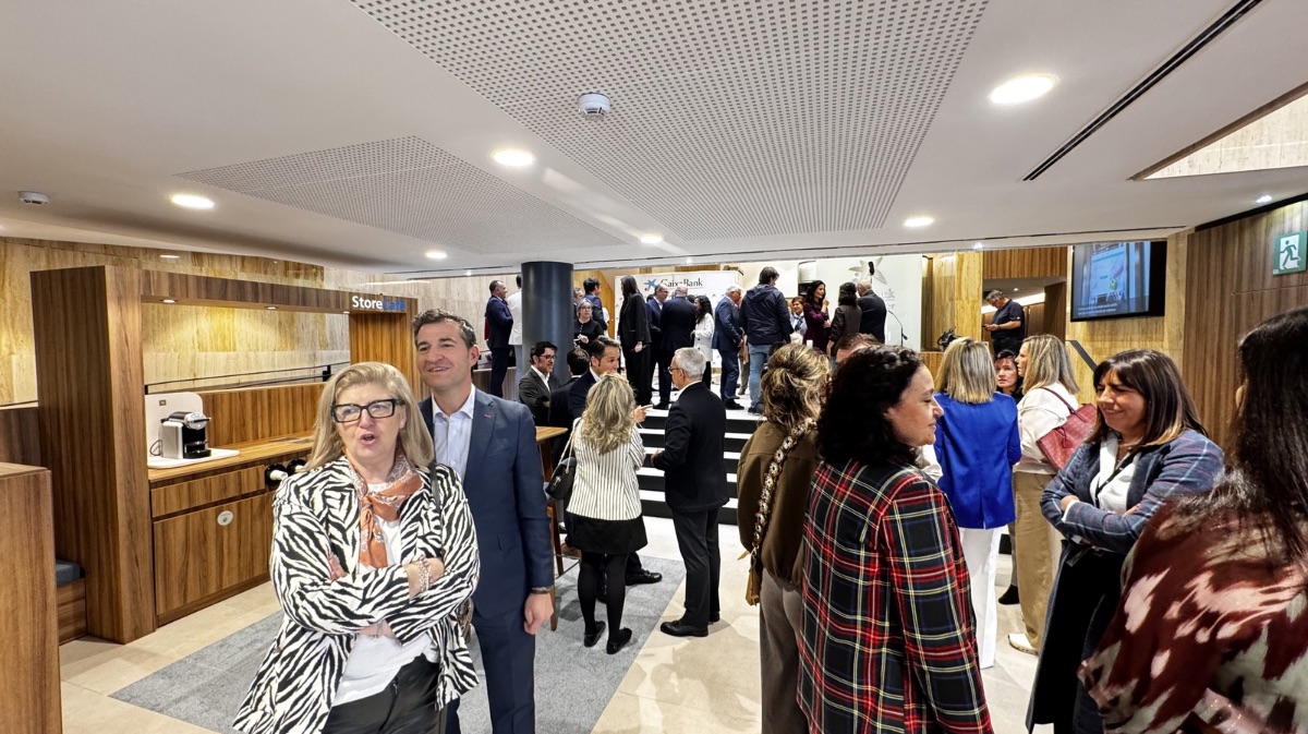 CaixaBank renueva su sede en el Mercado Grande