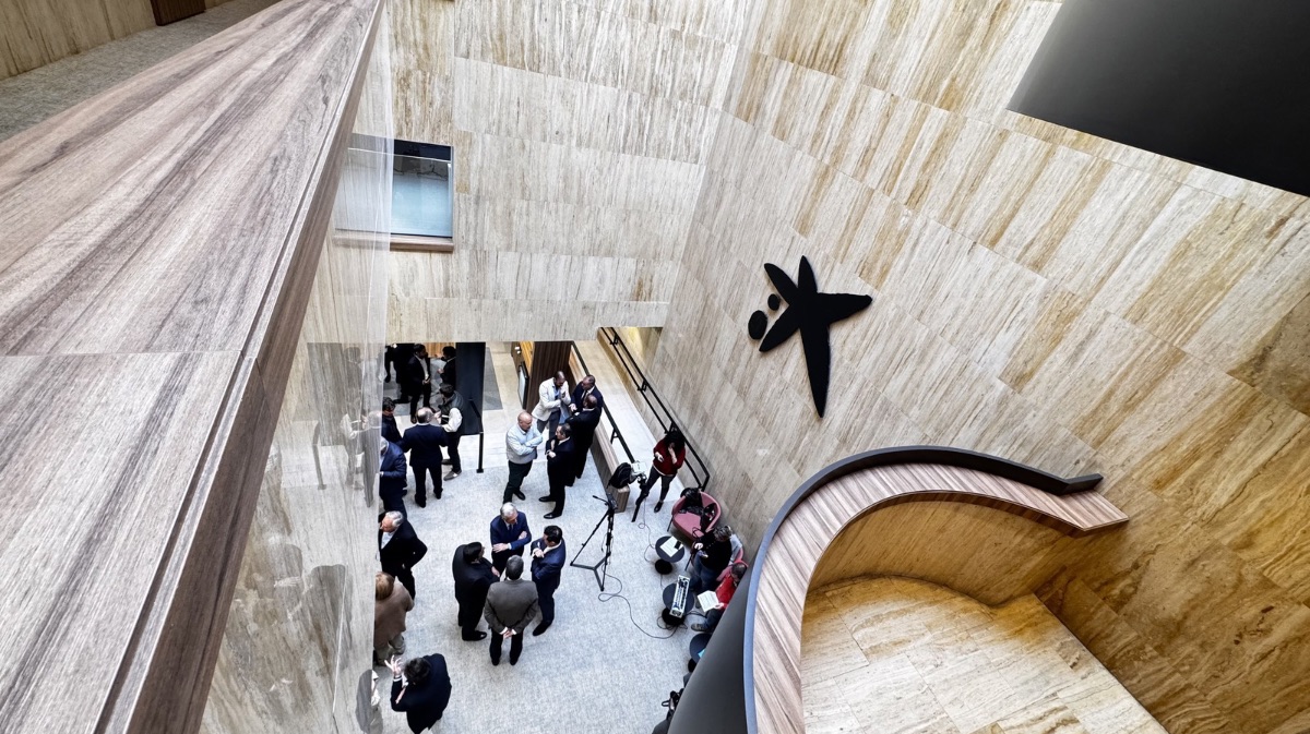 CaixaBank renueva su sede en el Mercado Grande