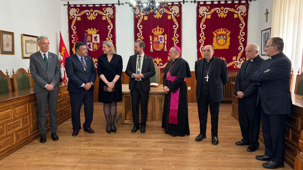 Conmemoraci&oacute;n del 575 aniversario de la reina Isabel en Madrigal de las Altas Torres.