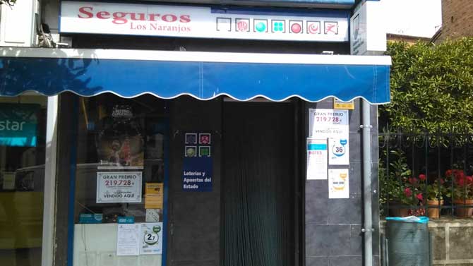 Desparcho receptor en la avenida Ramón y Cajal de Candeleda.