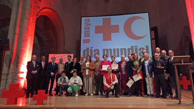 Entrega de reconocimientos en el Dia Mundial de Cruz Roja.