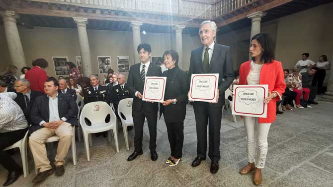 Entrega de distintivos 'Ávila, espacio libre de violencia de género'.
