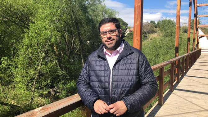 Sánchez Cabrera en el río Adaja.