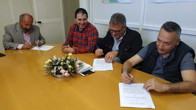 Firma del convenio del metal entre patronal y sindicatos.