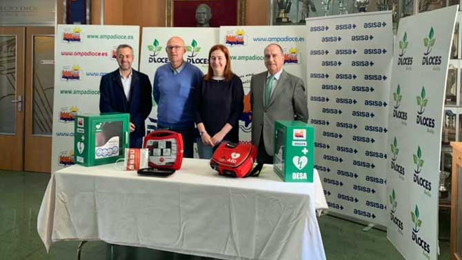 Entrega de desfibriladores al Colegio Diocesano.