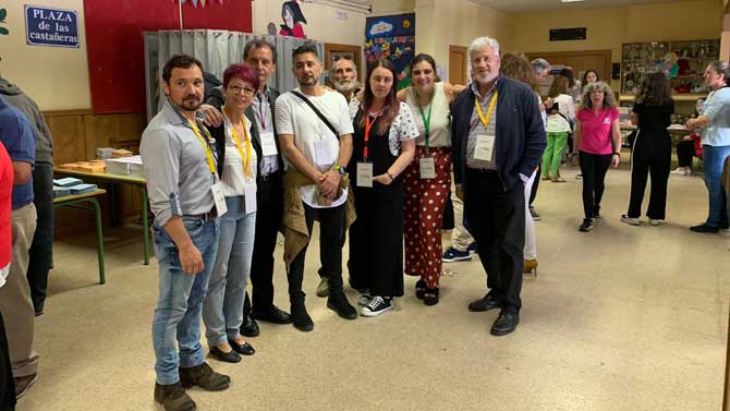 Francisco León (tercero izquierda) con otros candidatos de Arévalo Decide.