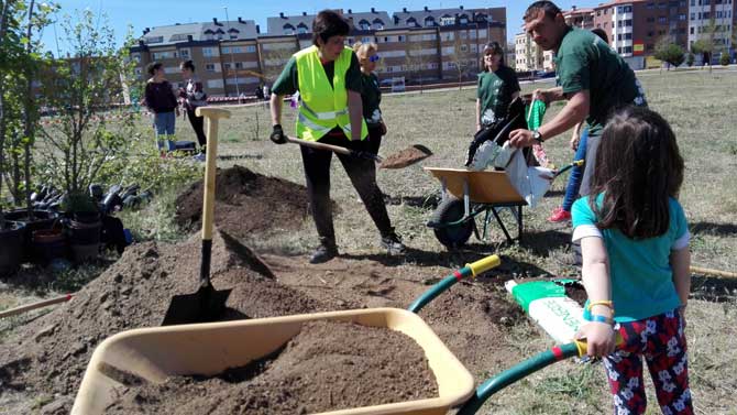 Plantación de árboles de ‘Un pueblo, un bosque’ de Fundabem.