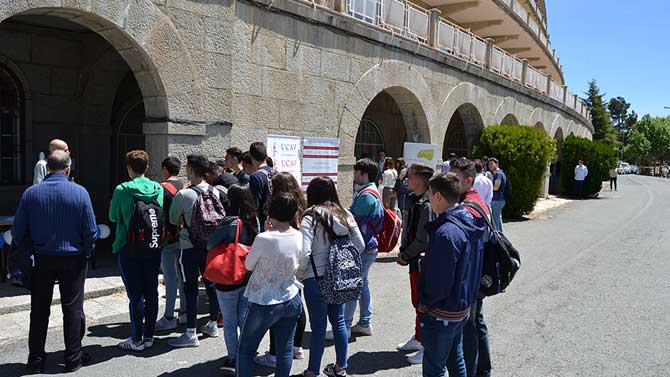 Feria de Empleo en la UCAV.