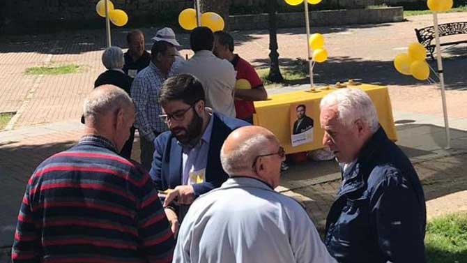 Sánchez Cabrera en el jardín de San Antonio.