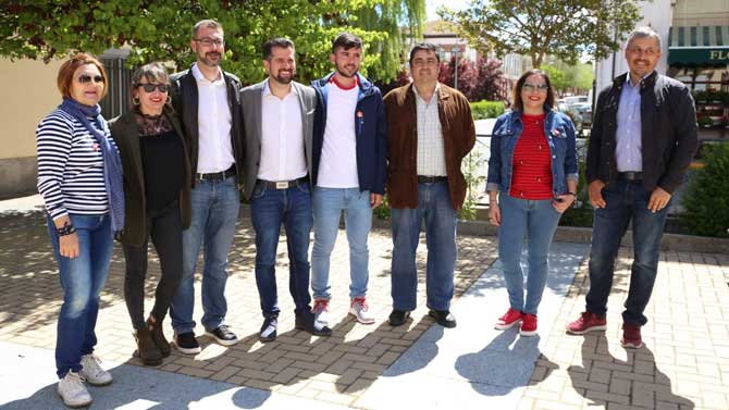 Rodrigo Romo (segundo izquierda) y Tudanca (tercero) entre candiadtos de Arévalo.