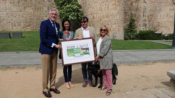 Presentación del cupón de la ONCE dedicado al reloj de sol de la muralla.
