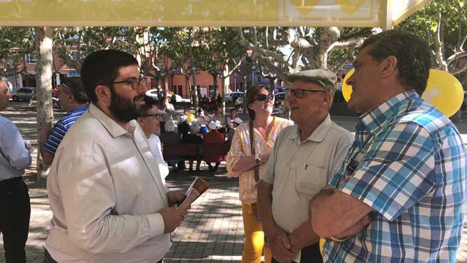 Candidatos de Por Ávila en la plaza del Rollo.