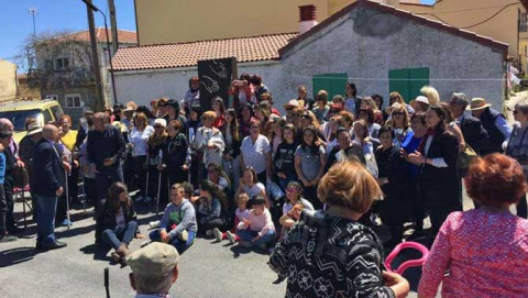 Inauguración del monumento a la mujer rural en Robledillo.