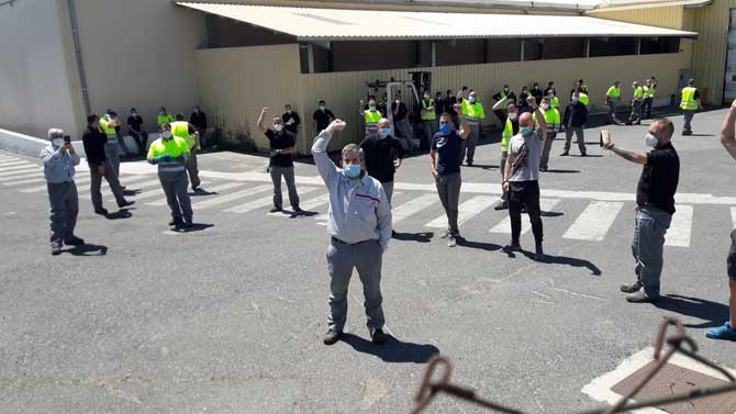 Concentraci&oacute;n de empleados de Nissan en apoyo a sus compa&ntilde;eros de Barcelona.