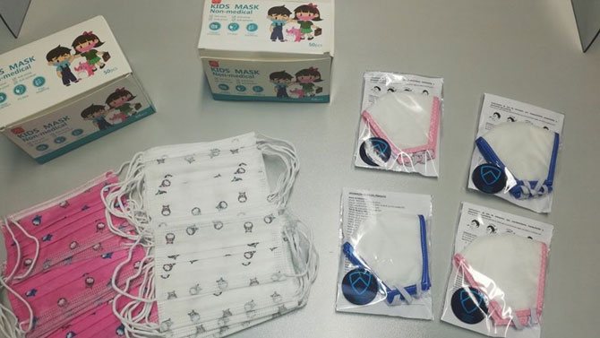Mascarillas infantiles para los niños de Arenas de San Pedro.