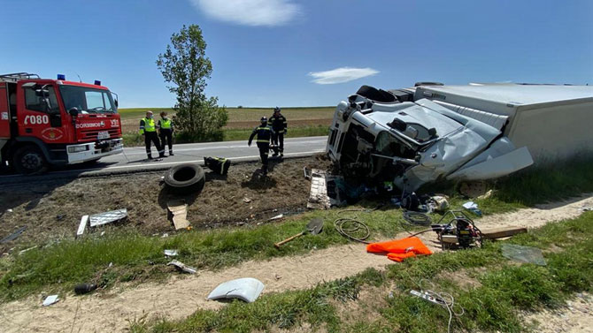 Accidente de un camión en Blascosancho.
