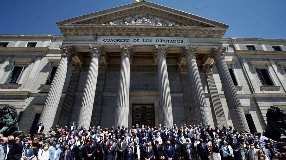Alcaldes del PP reivindican al Gobierno más dinero a los ayuntamientos.