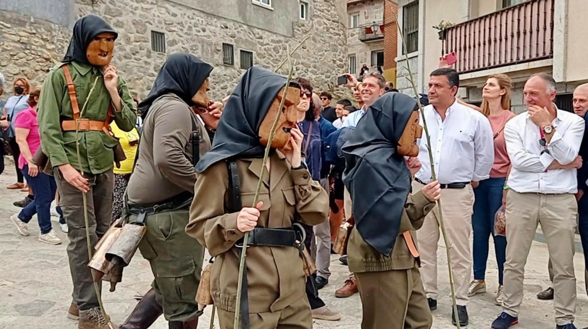 El Festival de Máscaras y Danzas de Paloteo de Ávila, Mascarávila, en Navalacruz.