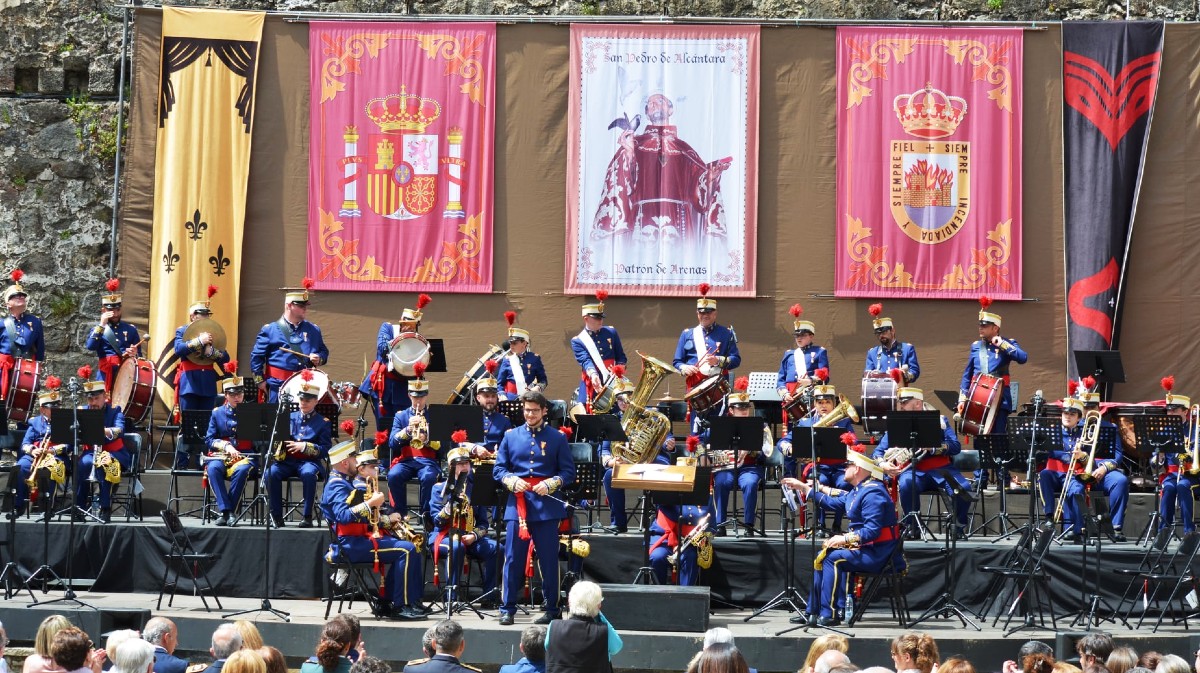 Hermanamiento entre las bandas de Arenas de San Pedro y San Pedro de Alcántara.