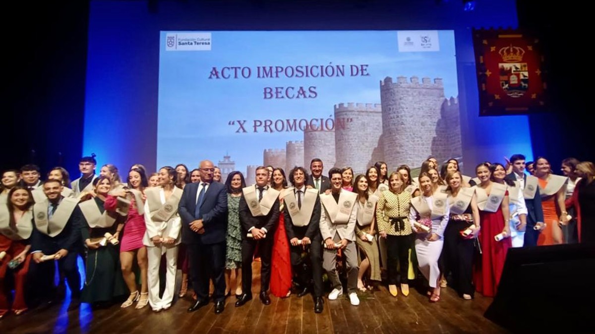 Graduación de la décima promoción de la Escuela Universitaria de Enfermería de Ávila.