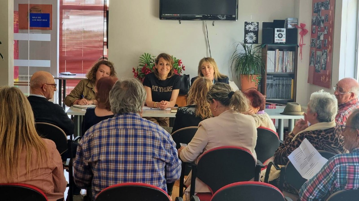 Reunión en abril con los consejos sociales y de barrio.