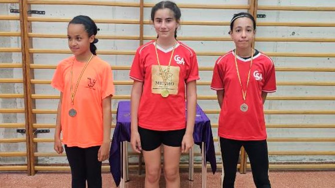 Campeonas femeninas de tenis de mesa de los Juegos Escolares.