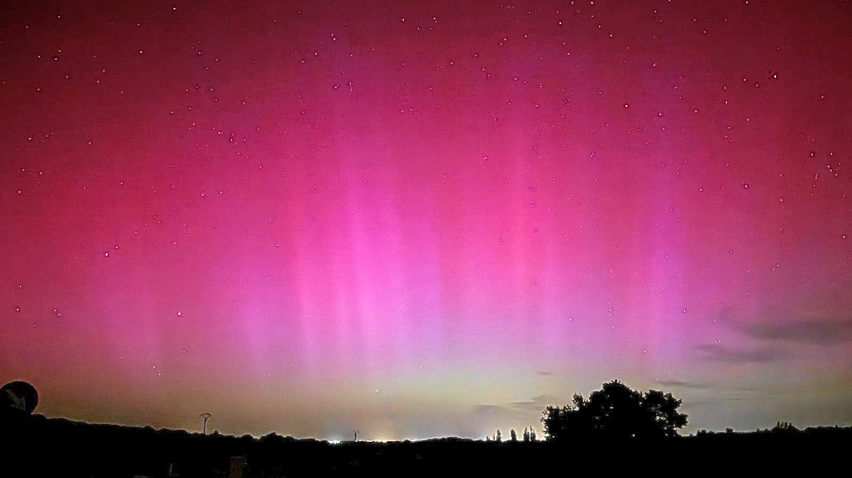 Aurora boreal en Ávilla en la noche del viernes al sábado. Foto: Patricia  Martín-Luz y Textura.