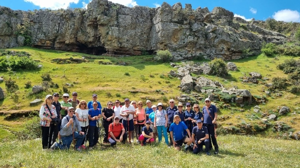 Excursión de los jubilados de UGT a la peña de Mingubela.