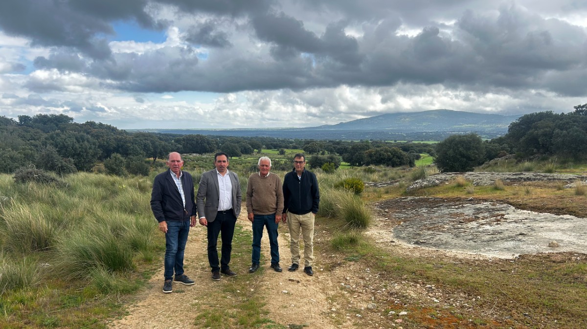 La concentración parcelaria en Gallegos de San Vicente mejora los caminos de acceso a las explotaciones
