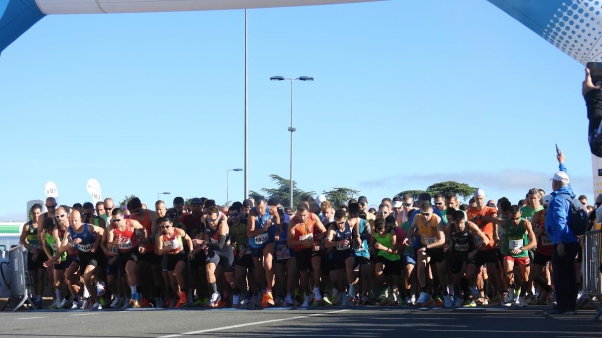 Salida de la Media Marat&oacute;n &Aacute;vila Monumental en 2025.