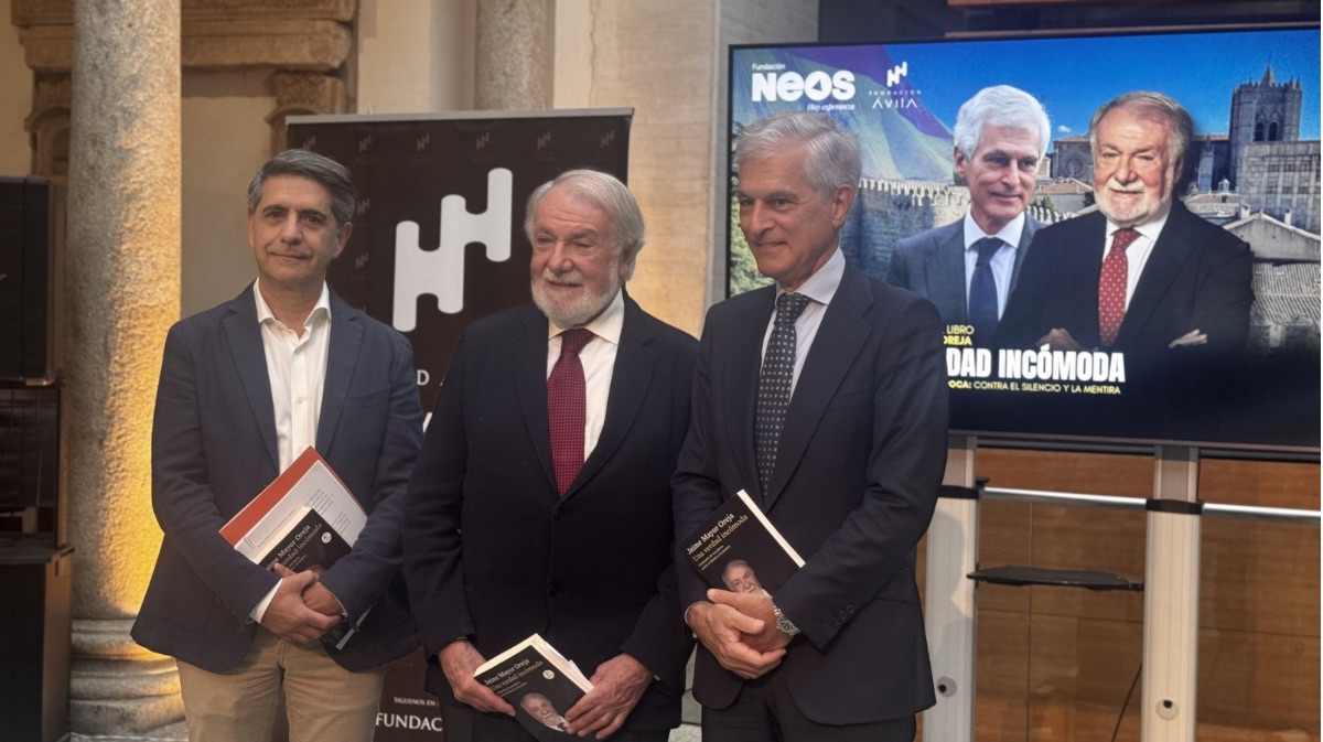 Jaime Mayor Oreja presenta su nuevo libro en &Aacute;vila