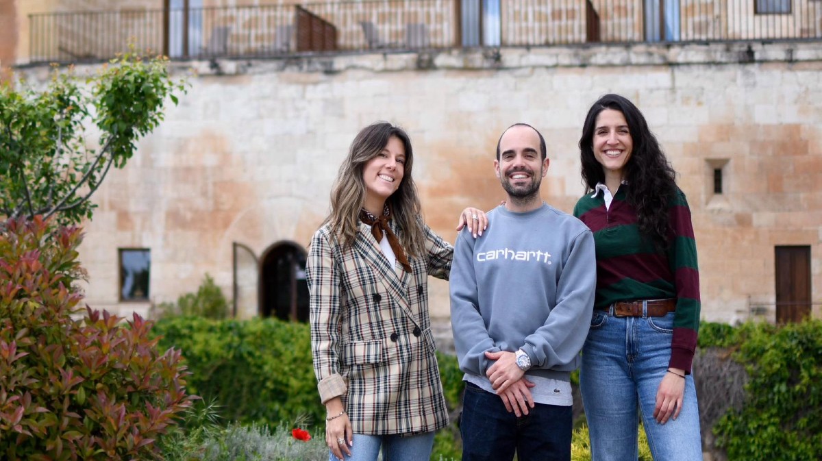Alizia. Guillermo y Paula: BeeHype Media.