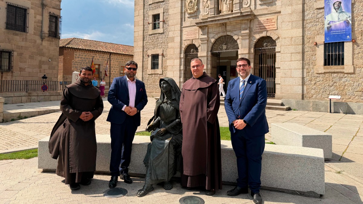 Visita a &Aacute;vila del embajador de la India en Espa&ntilde;a.