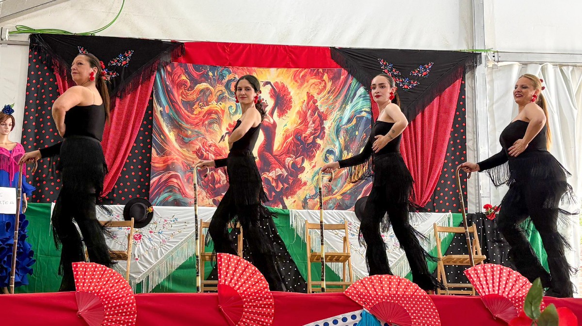 FOTOS | Ambiente andaluz en Cebreros con una Feria de Abril llena de música y flamenco